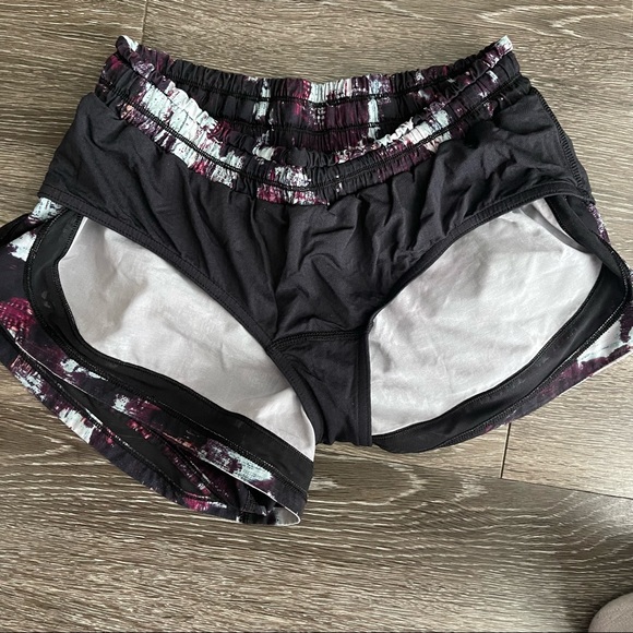 Lululemon running Shorts with fun pattern - Picture 5 of 5